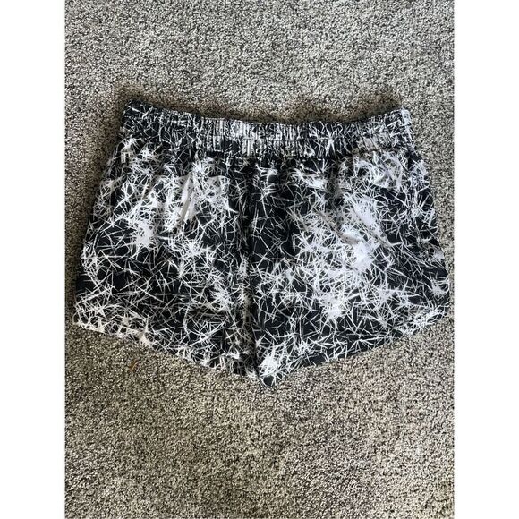 GAP Women’s Running Shorts - Picture 3 of 4